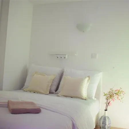Golden Sun Apartment Vir